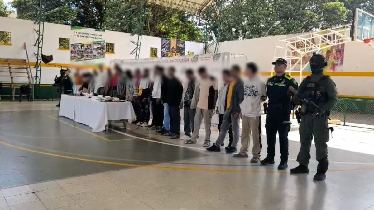 23 capturas de la llamada Oficina