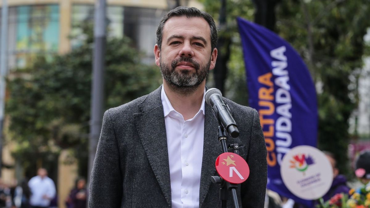Alcalde Carlos Fernando Galán en rueda de prensa