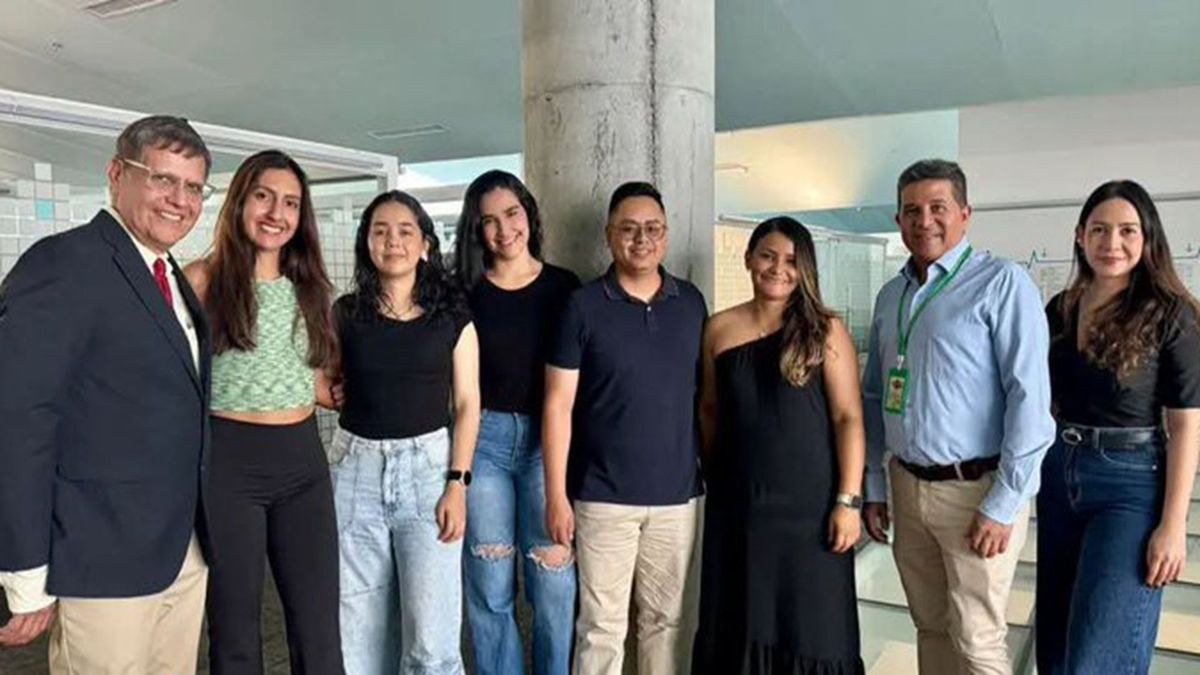 Bucaramanga recibe a siete estudiantes de Medicina afectados por la emergencia en Cali para continuar su internado en el HUS