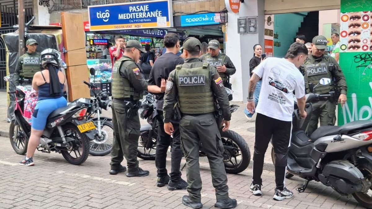 Pereira pone 300 policías y drones tras los edificios colapsados para frenar hurtos y posibles saqueos en el Centro