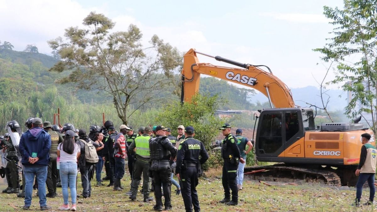 Desalojan predio invadido por comunidades en La Virginia Risaralda