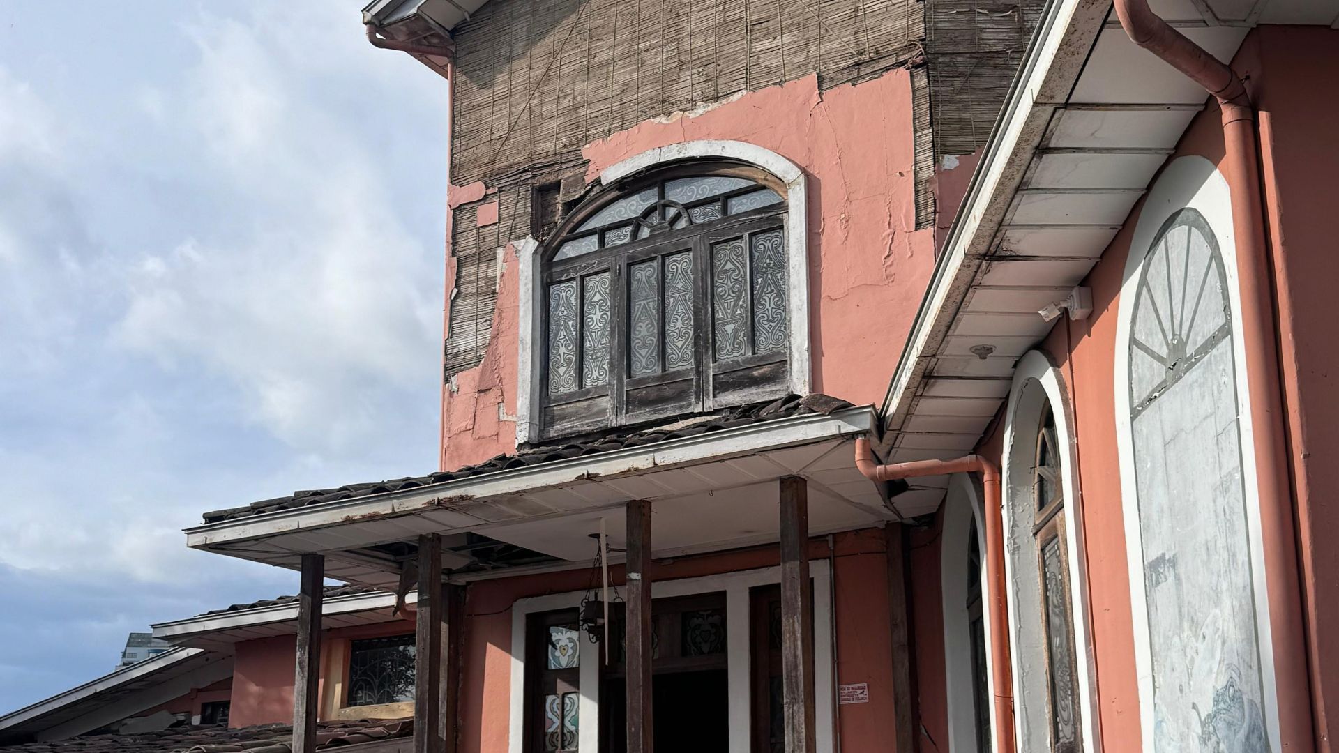 Bogotanos ayudan a recuperar patrimonio tras el sismo