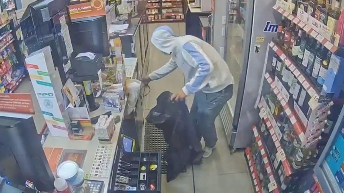 Ladrón robando supermercado