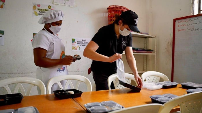 La nueva modalidad del PAE incluye transporte y entrega de alimentos.