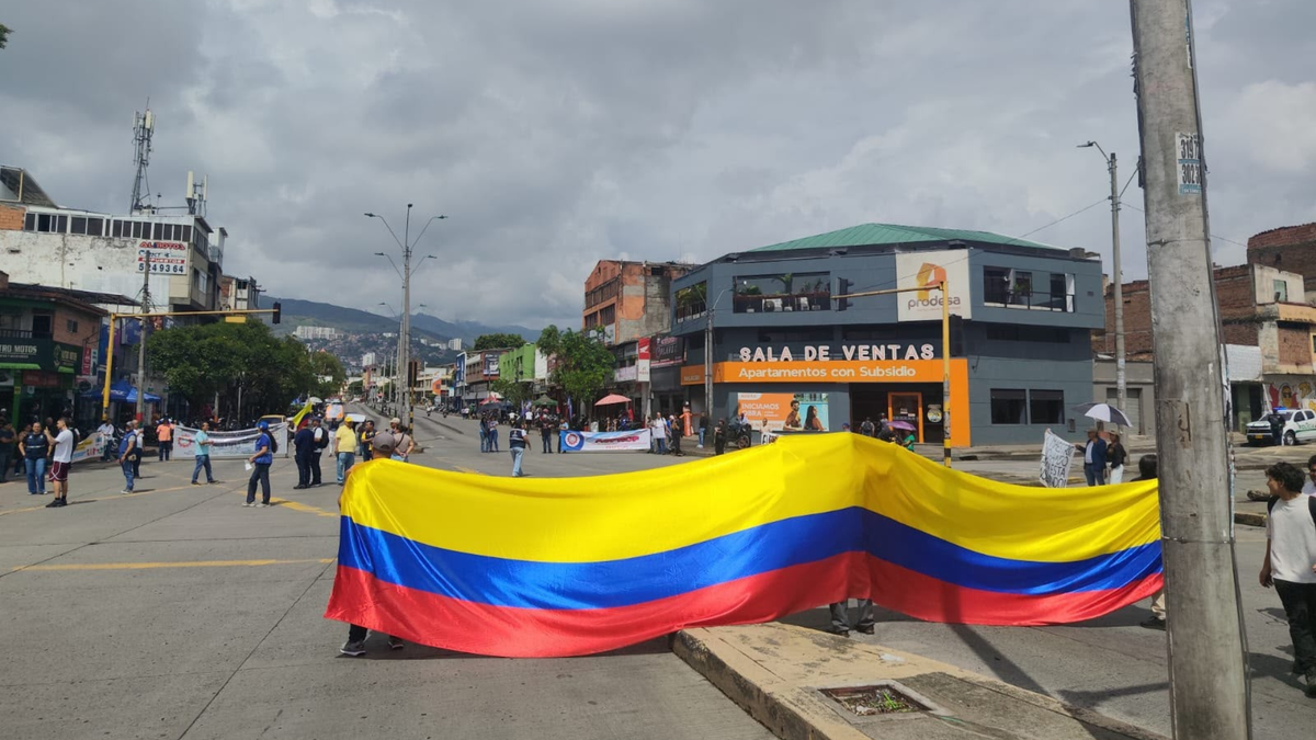 Protesta por a llegada de habitantes de calle a los alrededores del Colegio Antonio José Camacho