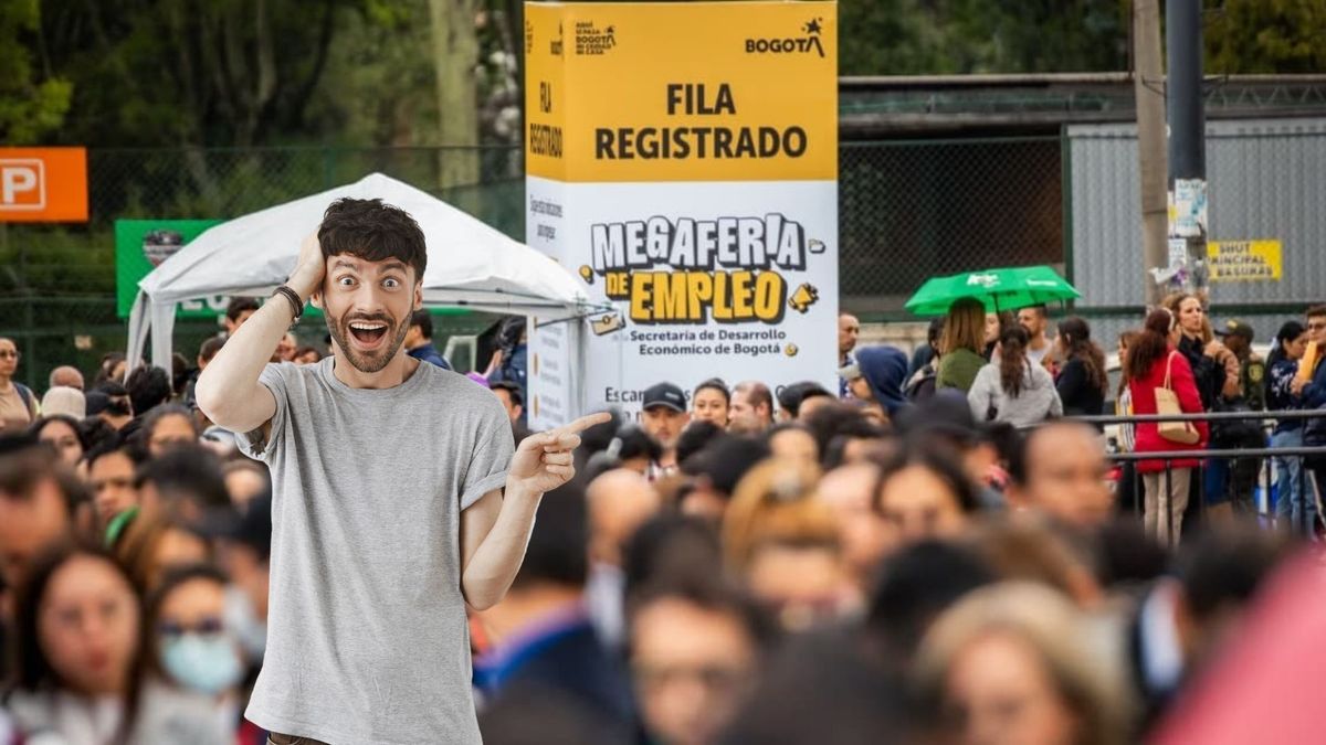 Personas en la feria de empleo en Bogotá