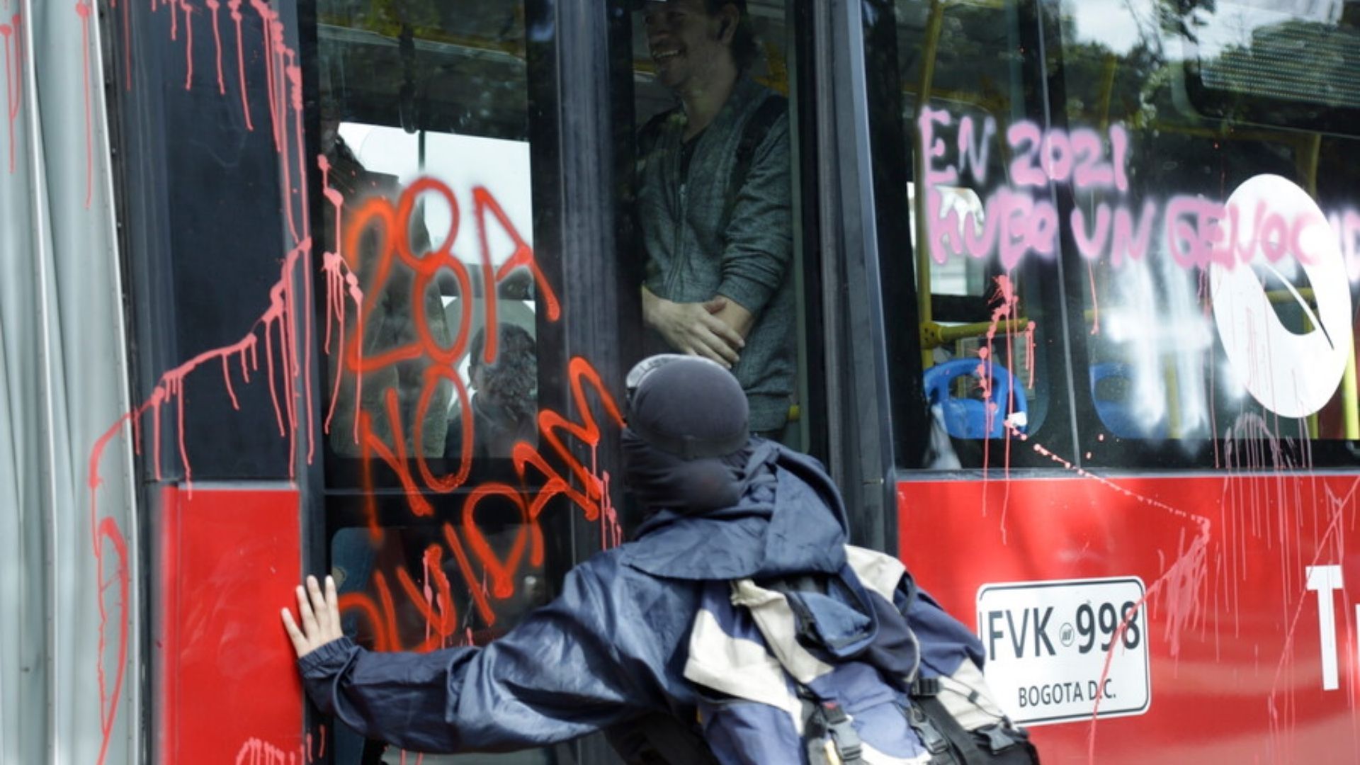 vandalismo-transmilenio-bogota-marchas-14-octubre.jpg