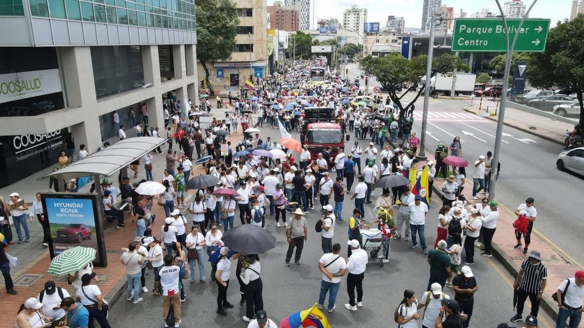 Marcha de docentes en Bucaramanga (14-10-2026)