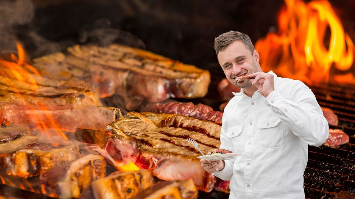 Carne asada en la parrilla y hombre comiendo