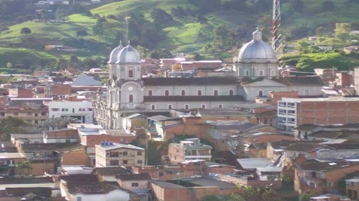Intoxicación alimentaria en el “Día de la Familia” de Yarumal, Antioquia, deja 12 afectados tras comer fiambres
