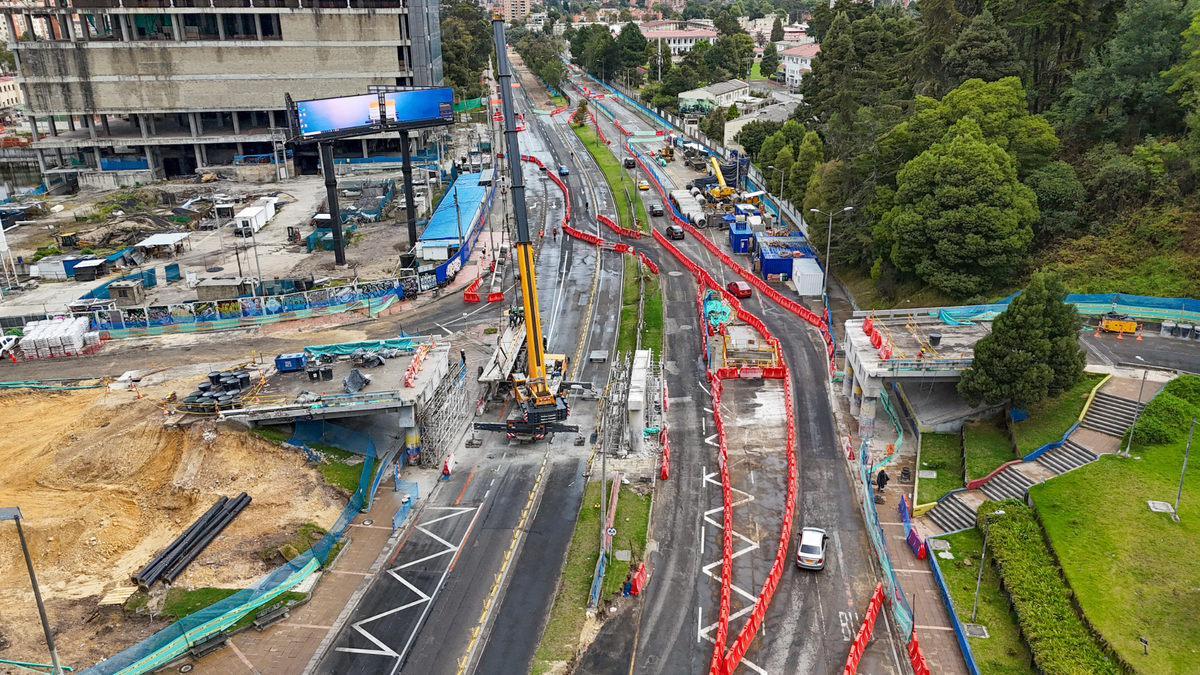 Desmontan antiguo puente sobre la calle 100 con Séptima