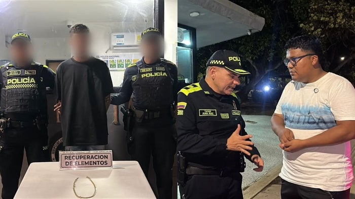 El turista guatemalteco recibió atención de la Policía Metropolitana de Cartagena tras ser víctima del robo de una cadena de oro.