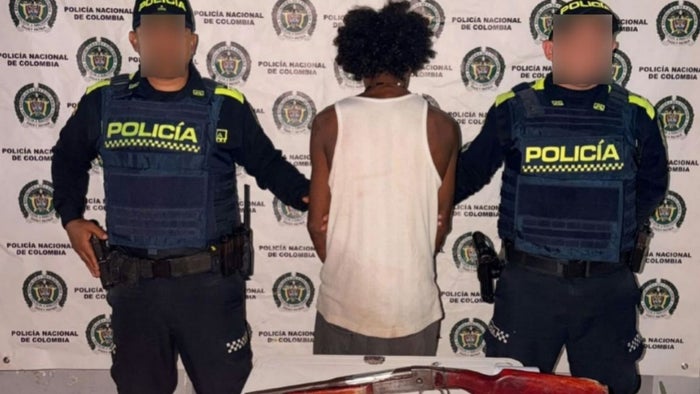 La Policía encontró una escopeta calibre 12 y dos cartuchos sin percutir durante un procedimiento en Mompox.