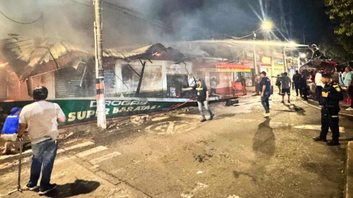 Incendio en zona comercial de Melgar | Incendio Melgar | Melgar, Tolima