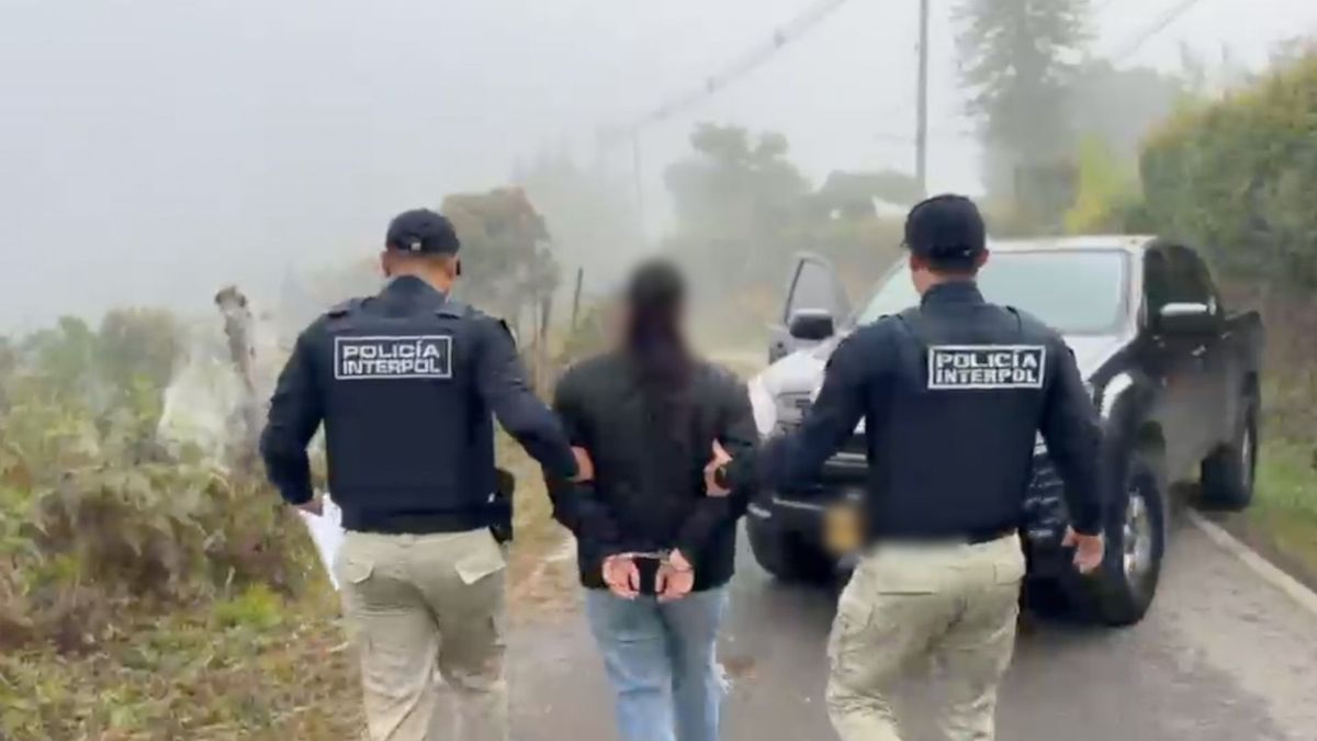 Mujer retenida para que responda por extorsión en Suecia