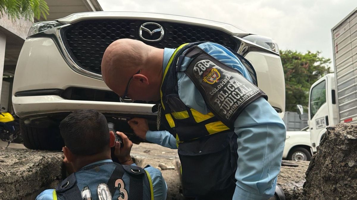 Vehículo involucrado en un accidente en Medellín.