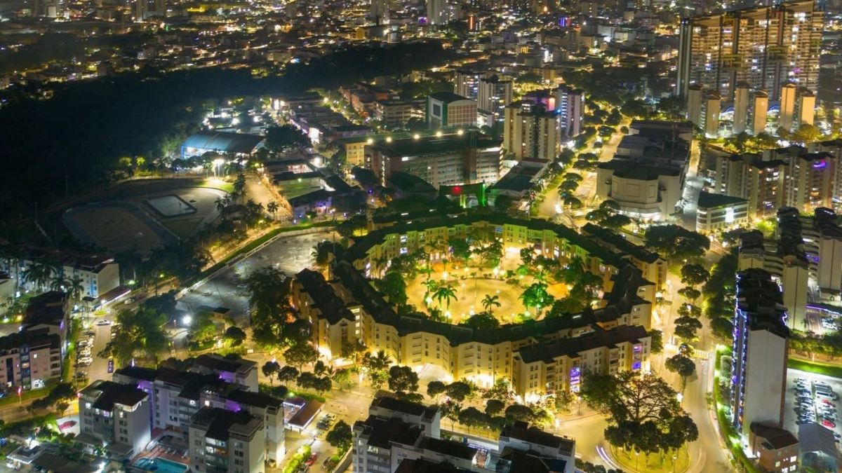 Bucaramanga de noche - Real de Minas